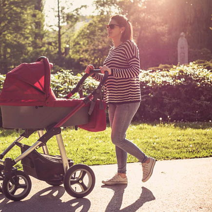 Jeden Tag mit Baby spazieren gehen: "Ich hasse es, aber nichts anderes hilft!"