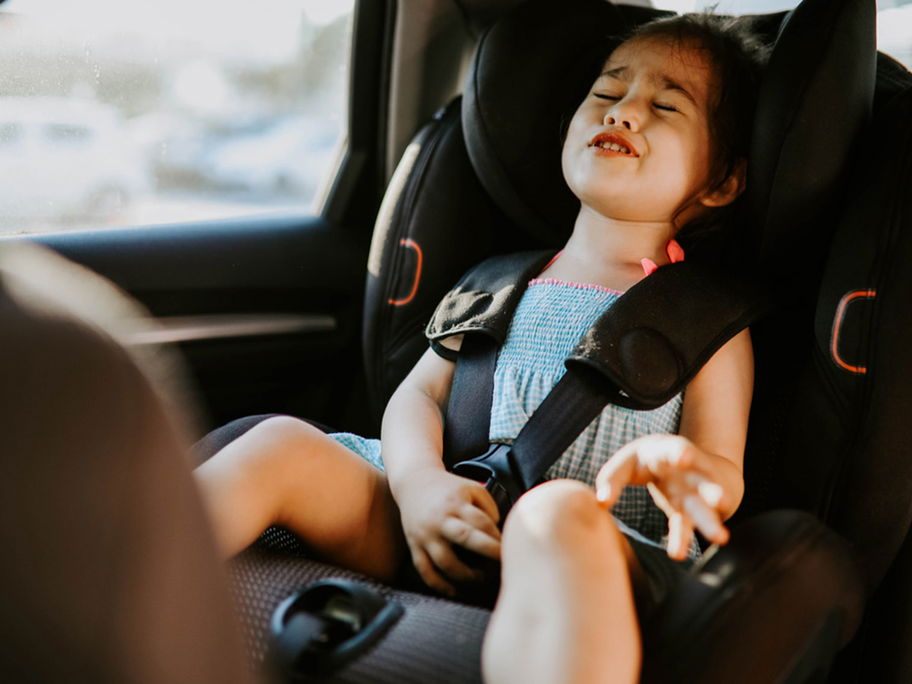 3, 2, 1 – Alarm! Auf längere Autofahrten haben viele Kids einfach gar keinen Bock.
