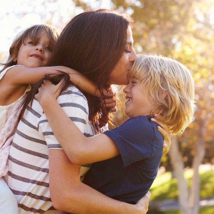 7 Gesten, um euren Kindern zu zeigen: "Ich hab euch (alle gleich) lieb!"