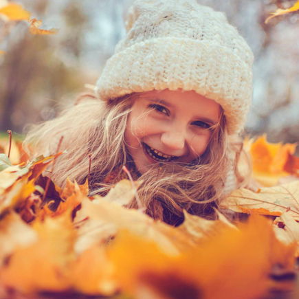 Herbstspiele mit Kindern: Viele bunte Ideen