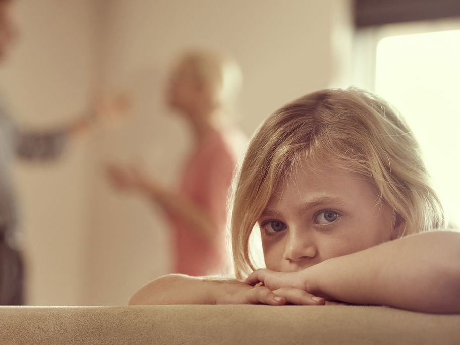 Wenn sich die Eltern streiten, ist das für Kinder nur schwer auszuhalten.