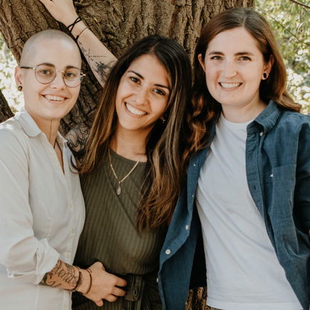 Polyamore Familie: Elena, Julia & Lara werden wieder Eltern!