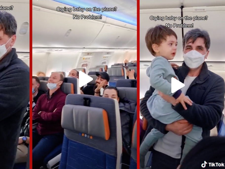 Die Passagiere eines ganzen Flugzeuges singen gemeinsam ein Kinderlied, um zu helfen.