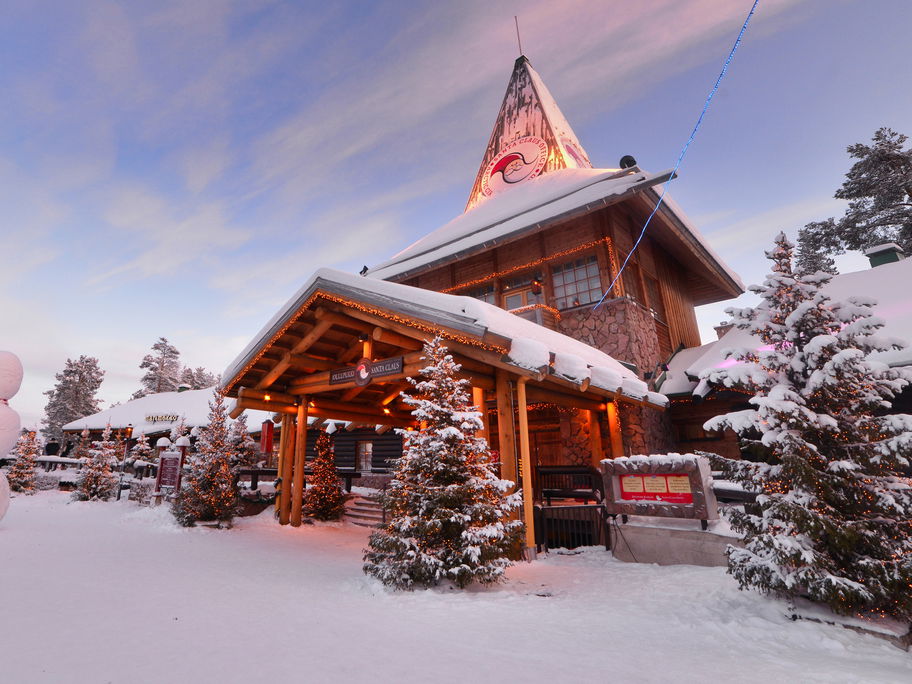 Das Santa Claus Village im finnischen Rovaniemi