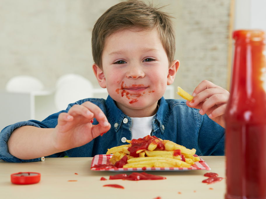 Bei Ketchup ohne Zucker können die Kleinen ruhig beherzt zugreifen.