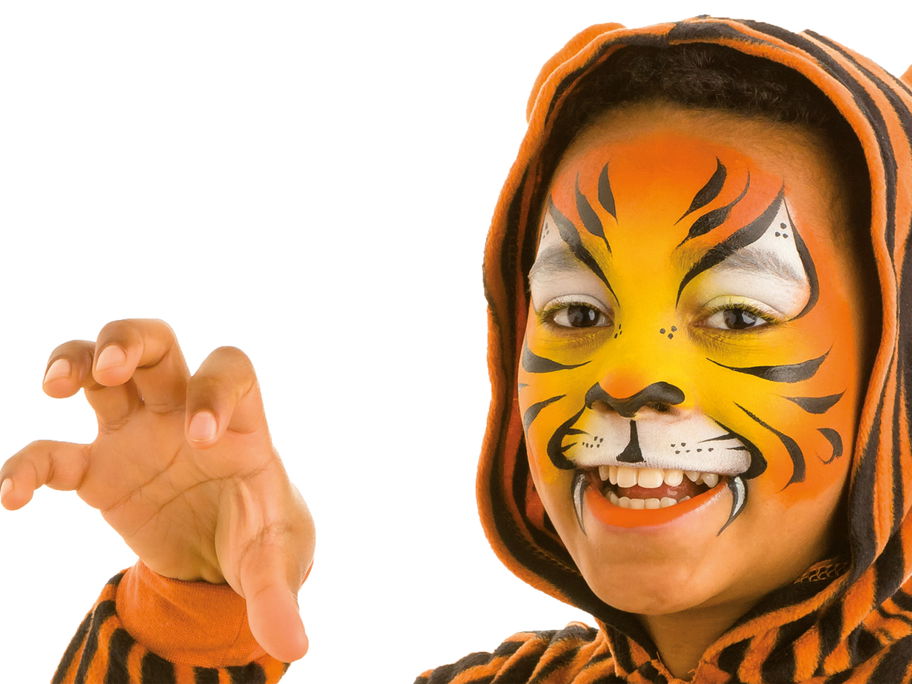 Einen Tiger schminken, das ist gar nicht so schwer.