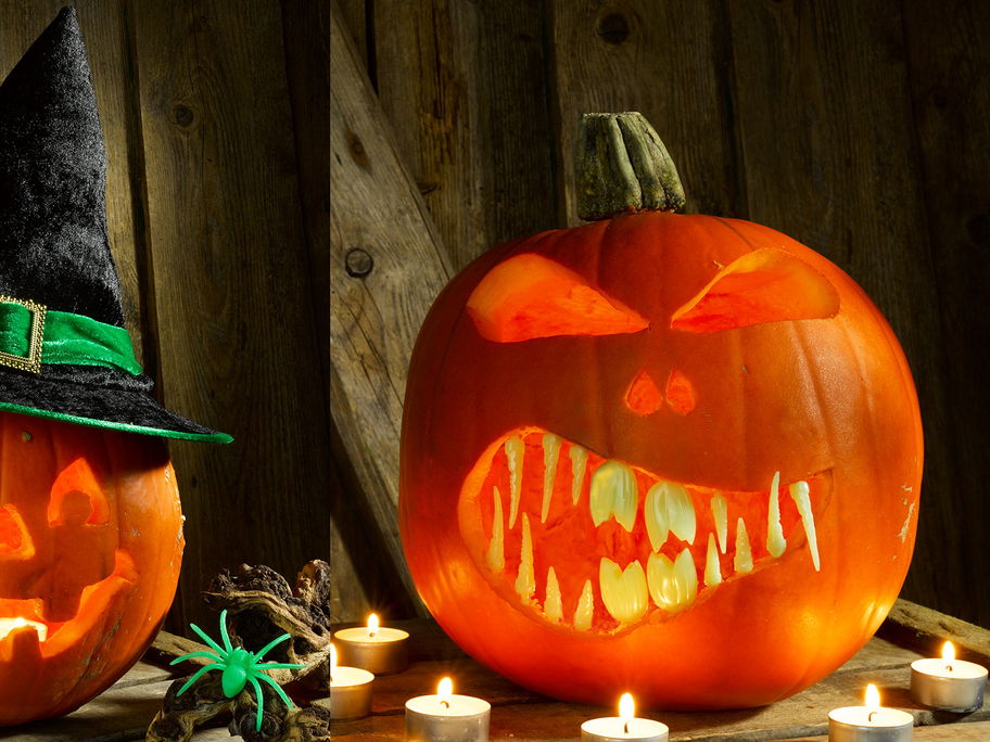Zwei gruselige Halloween-Kürbisse