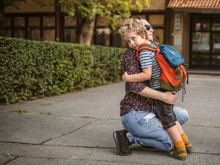 Wann ein Kind eingeschult wird, entscheiden die Eltern – Pädagogen helfen euch aber gern bei der Beurteilung.