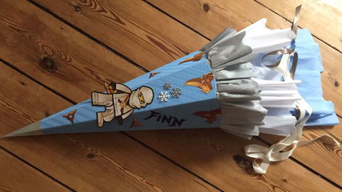 DIY: Ninjago-Bastelvorlage für eine Schultüte