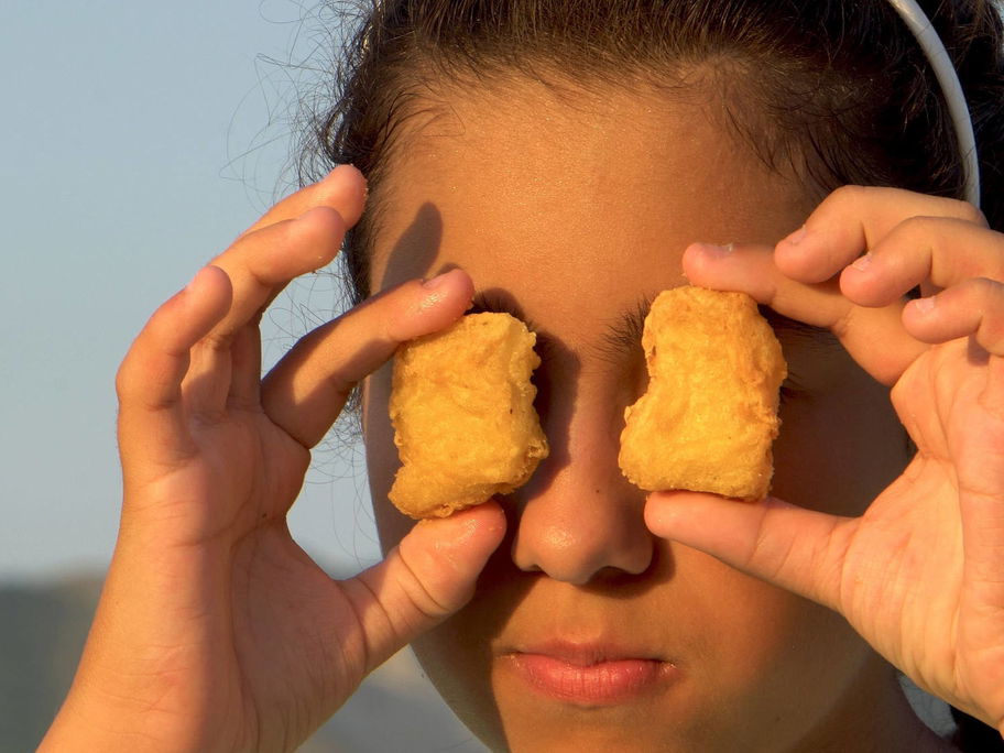 Zehn Jahre lang kann sich Jessica nicht überwinden, etwas anderes als Chicken Nuggets zu essen. (Symbolbild)