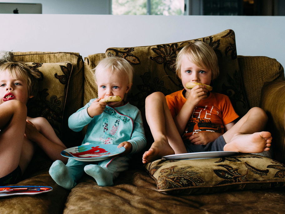 Bei diesen Kindersendungen ist für alle etwas dabei – bestimmt auch für uns Eltern.