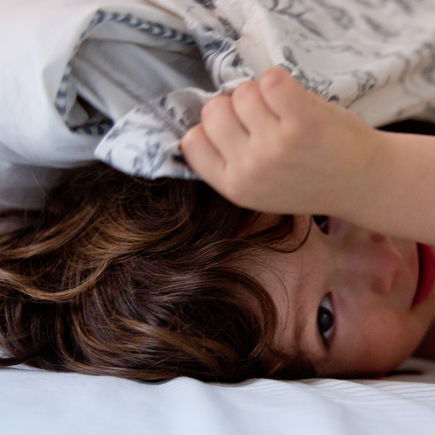 Abschied vom Familienbett: Wie Kinder lernen, im eigenen Bett durchzuschlafen