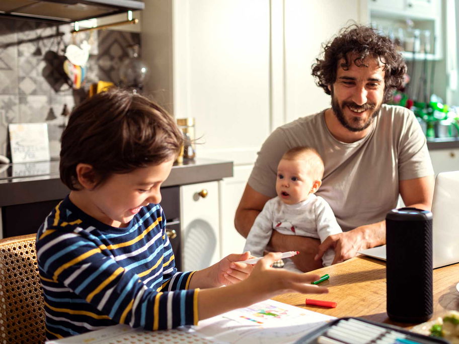 Vielen Kindern fällt es schwer, zwischen Sprachassistenten und Menschen zu unterscheiden.