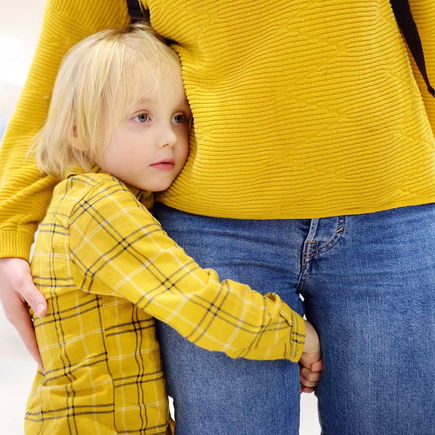 Die Klettenphase: Wenn Kinder nichts alleine machen wollen