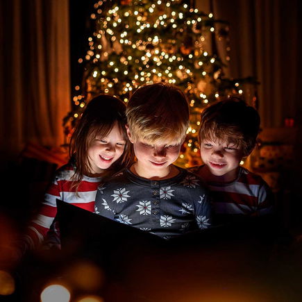 Diese Weihnachtsbücher für Kinder dürfen zum Fest wirklich nicht fehlen