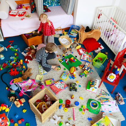 Ab wann räumen Kinder auf – und wie bringt man sie dazu?