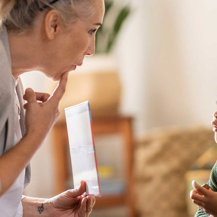 Stottern bei Kindern – wie sollen Eltern damit umgehen?
