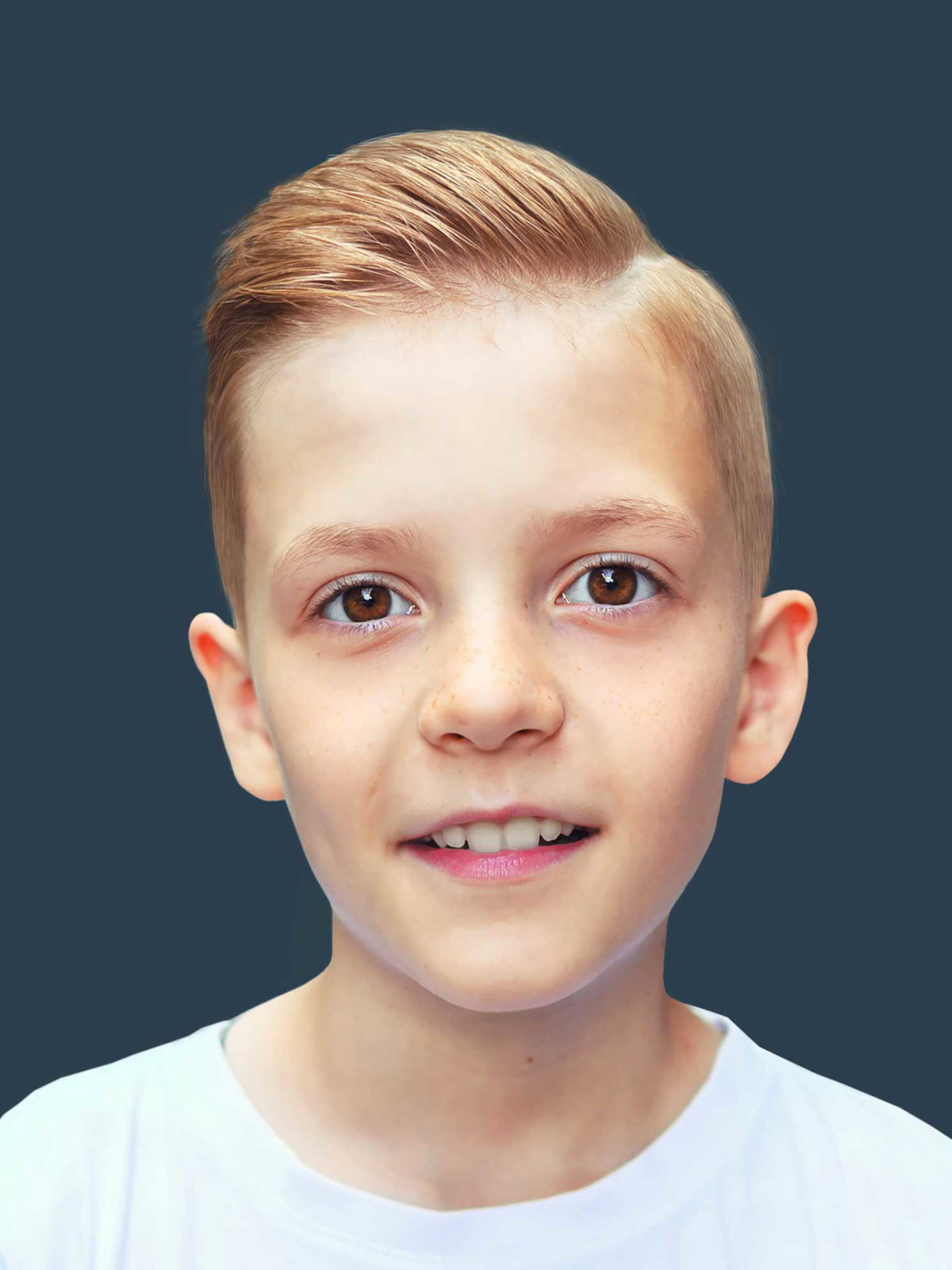nach hinten gegelt