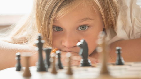 Umstrittene Erziehung: Soll man Kinder wirklich alles alleine entscheiden lassen?