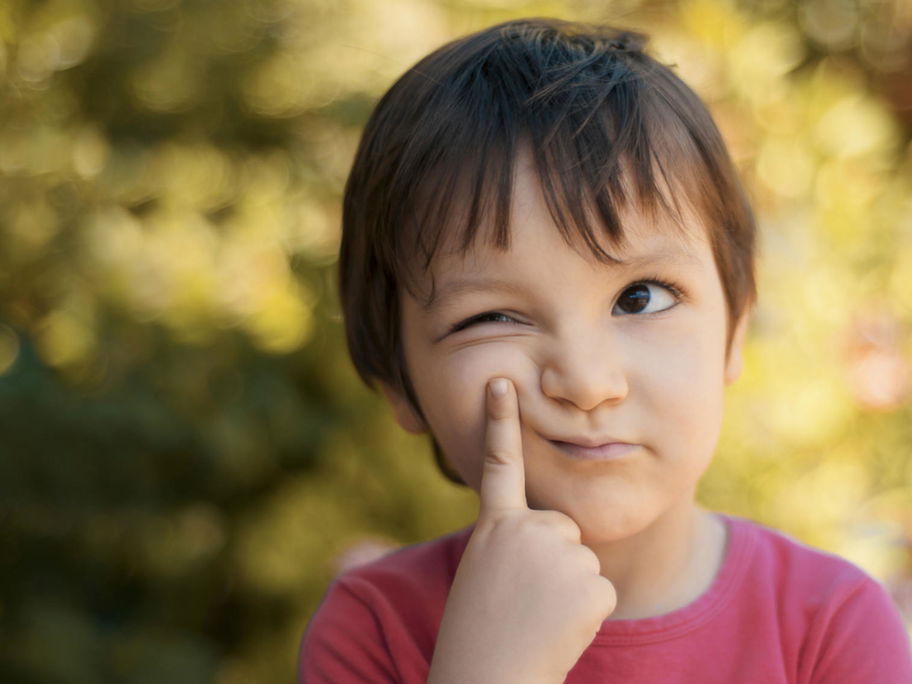 In einer bestimmten Phase lieben es Kinder, die Eltern mit Warum-Fragen zu löchern.