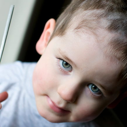 Zum Schreien (komisch): Diese Kinder haben sich selber die Haare abgeschnitten! 