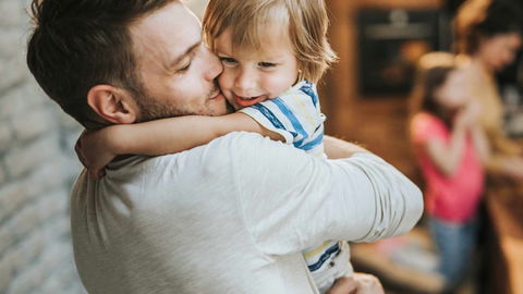 Die 2 großen Bedürfnisse von Kindern, auf die Eltern immer achten sollten
