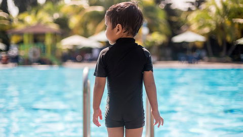 Darf mein Kind mit Warzen ins Schwimmbad?