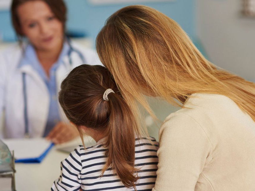Spart Zeit und schont die Nerven: sich auf den Kinderarzt-Besuch vorbereiten.