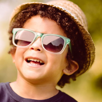 Kinder-Sonnenbrille: Worauf ihr beim Kauf achten solltet