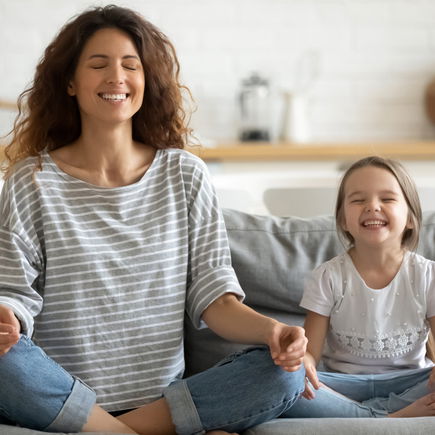 "Einfach mal entspannen, Minis!": Meditation für Kinder – so klappt's!