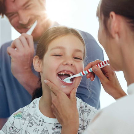 Titandioxid in Zahnpasta: Schädlich für Kinder?