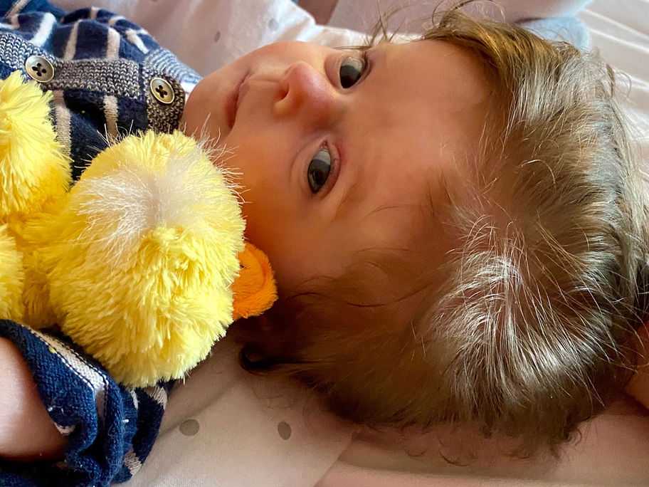 Der kleine Valentin hatte im Alter von vier Monaten schon 19 Knochenbrüche ... Er leidet an der seltenen Glasknochenkrankheit.