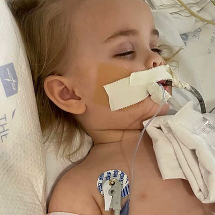 Batterie verschluckt! Mädchen (18 Monate) stirbt an den Folgen