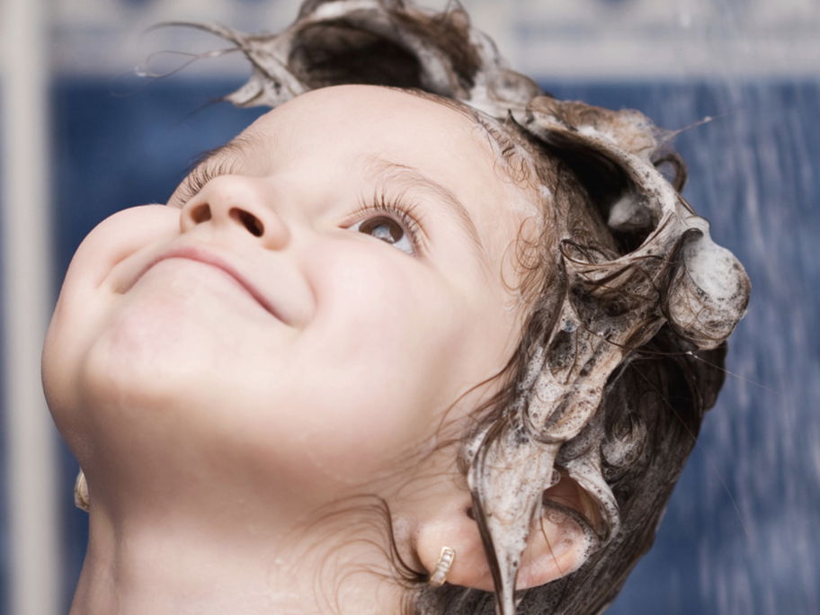 Unter der Dusche zu pinkeln, hat Vor- und Nachteile.