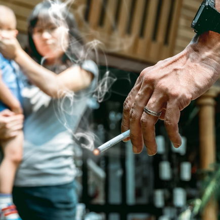 Third Hand Smoke fürs Baby durch Großeltern – wie schlimm ist das wirklich?