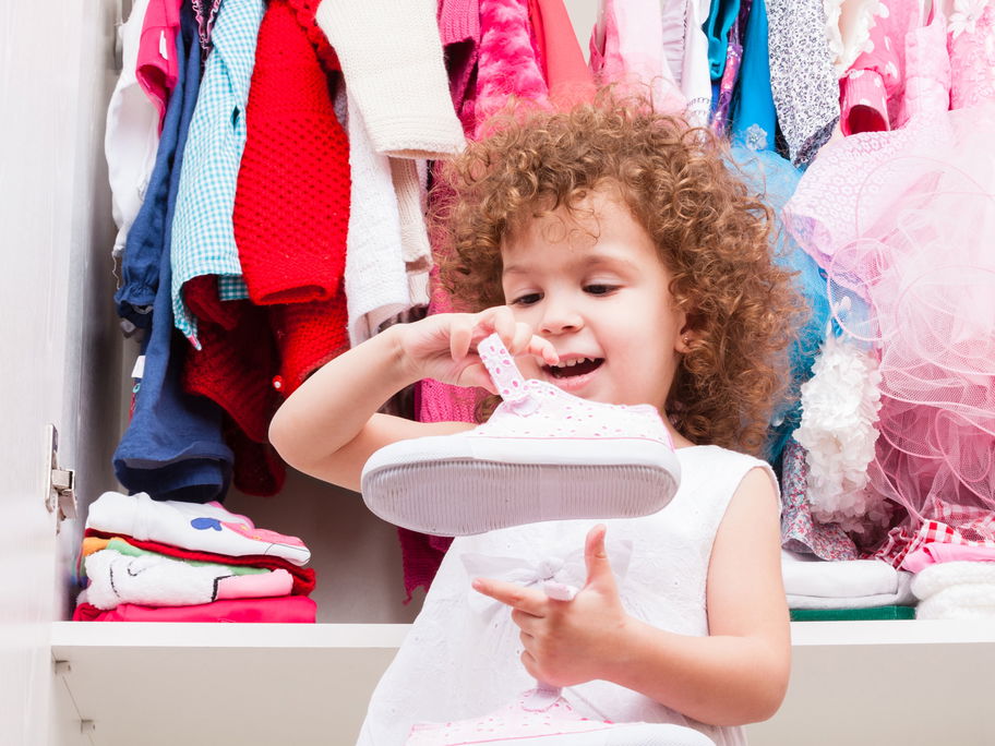 Viele Kinderzimmer quellen vor Klamotten über ...