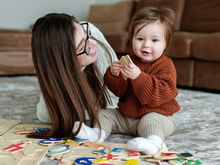 Mit diesem Montessori-Spielzeug fördern wir die Eigenständigkeit unserer Kinder