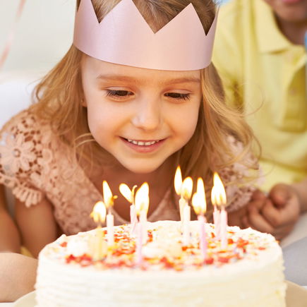 Kindergeburtstag ohne richtige Geschenke: Warum Fünfer-Partys der Traum aller Eltern sind