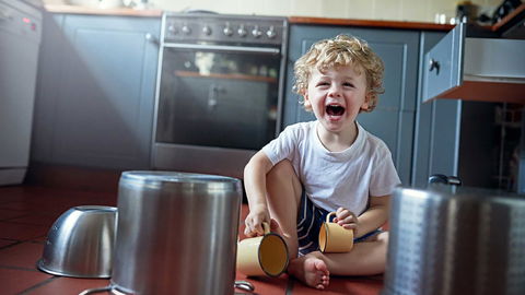 Kleinkinder beschäftigen – die 9 besten Ideen ohne viel Spielzeug!