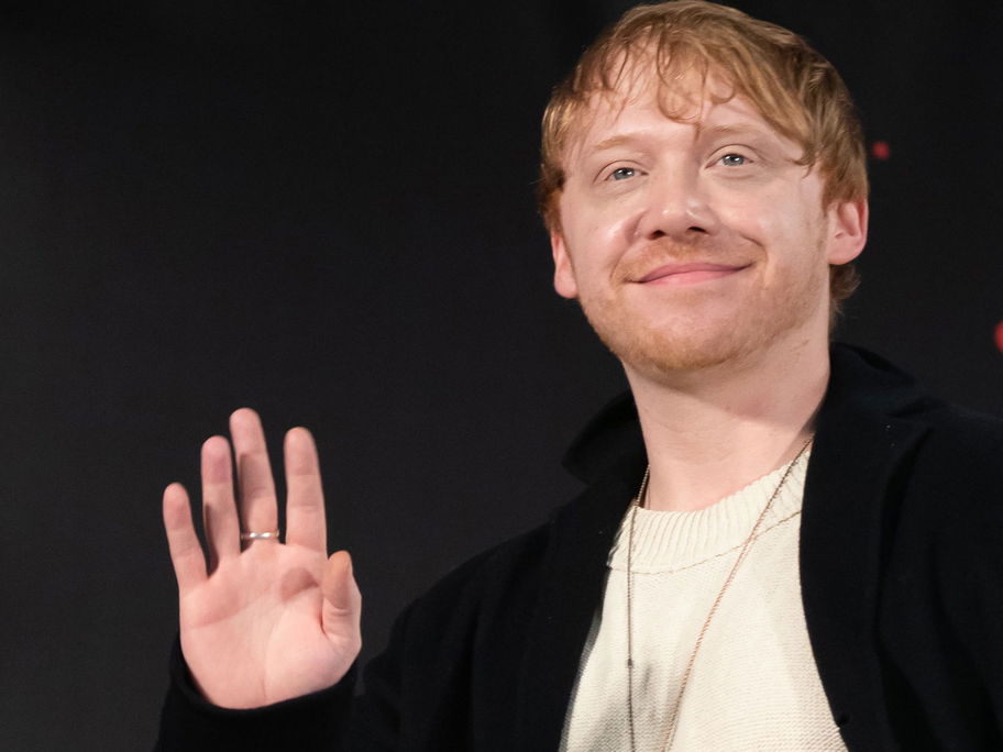 Obwohl er schon viel im Rampenlicht stand, ist Rupert Grint nach wie vor ein bodenständiger und zurückhaltender Mensch – 2020 ist er Vater einer Tochter geworden.