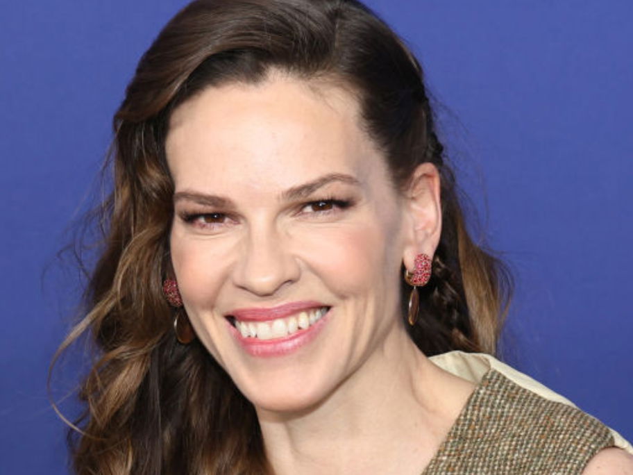 Die amerikanische Schauspielerin Hilary Swank war als Kind ein richtig niedlicher Süßfratz!
