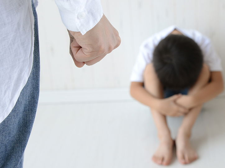 Kinder sollten und dürfen NIEMALS geschlagen werden!