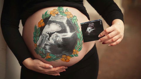 Babybauch bemalen: Hübsche Erinnerung an die Schwangerschaft