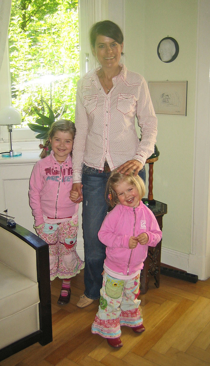 Tante mit ihren zwei Nichten