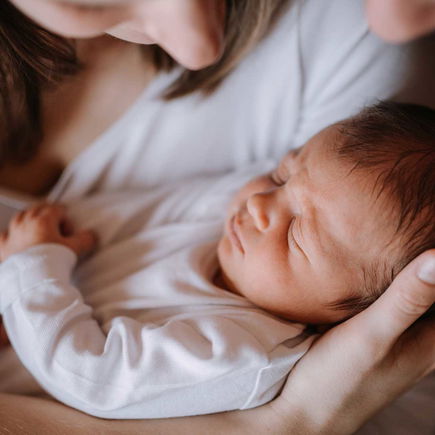 Leihmutterschaft im Krieg: "Wir hätten unser Baby niemals in der Ukraine zurückgelassen!"