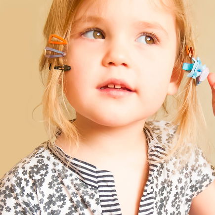 Vorsicht bei Haarspangen und Co.: Dieser Haarschmuck birgt Gefahren