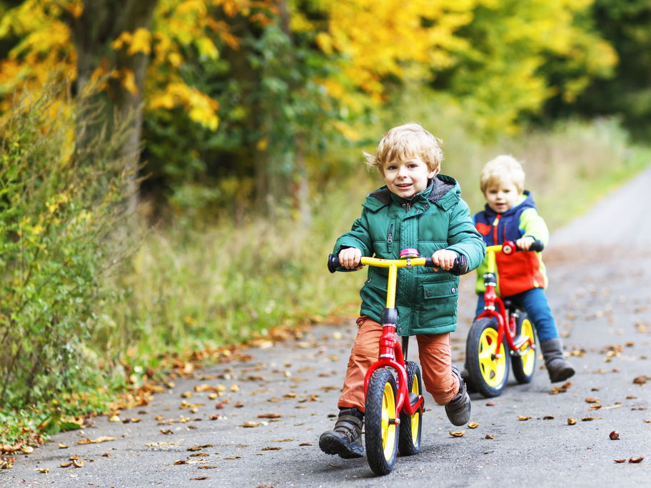 Laufräder führen Kinder ans Fahrradfahren ran